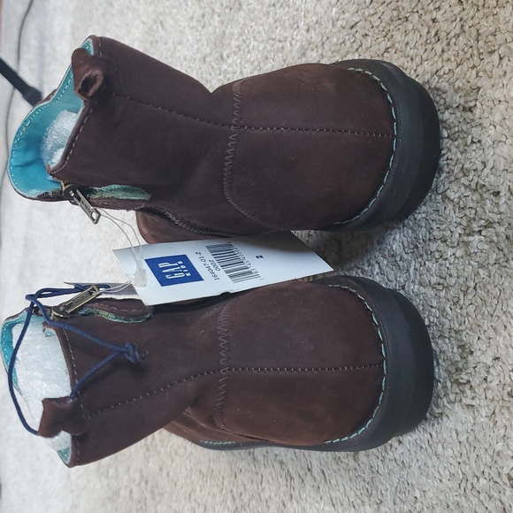 NWT GAP Kids Dark Brown Suede Boots/ Leather Upper. Size 2 - Picture 7 of 14